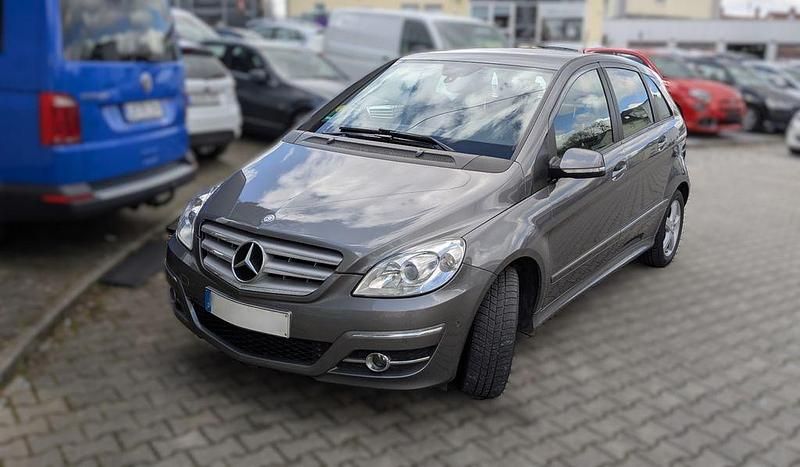 Gebraucht Mercedes B180 109 PS (80 kW) 2011 Grau Van / Kleinbus