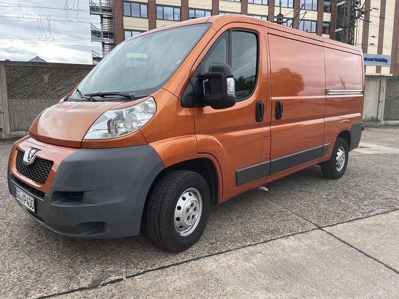 Orange Gebraucht 2010 Peugeot Boxer Van | 8.765 € (Etwas zu teuer) - Bild 1/4