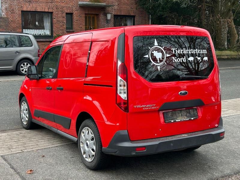 Gebraucht Ford Transit Trend 101 PS (74 kW) 2016 Rot Van / Kleinbus
