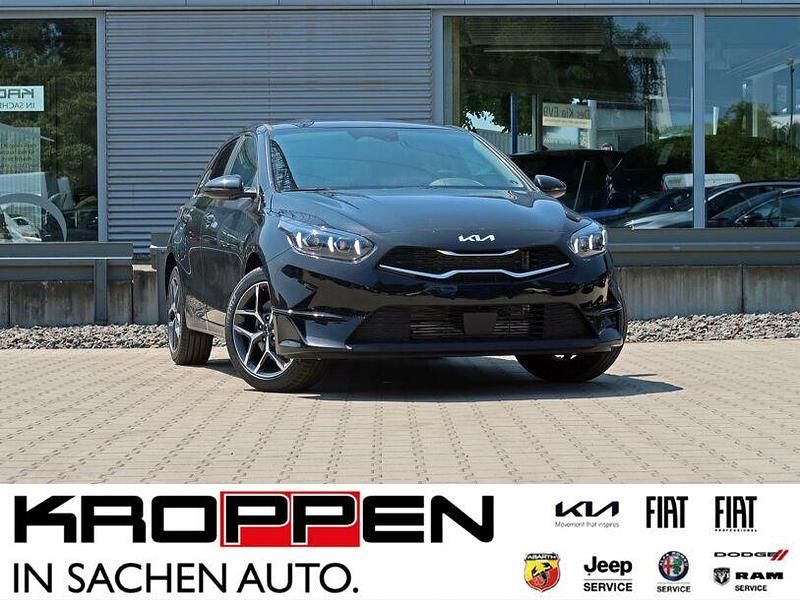 Neu Kia Ceed Style 140 PS (102 kW) 2025 Schwarz Kleinwagen