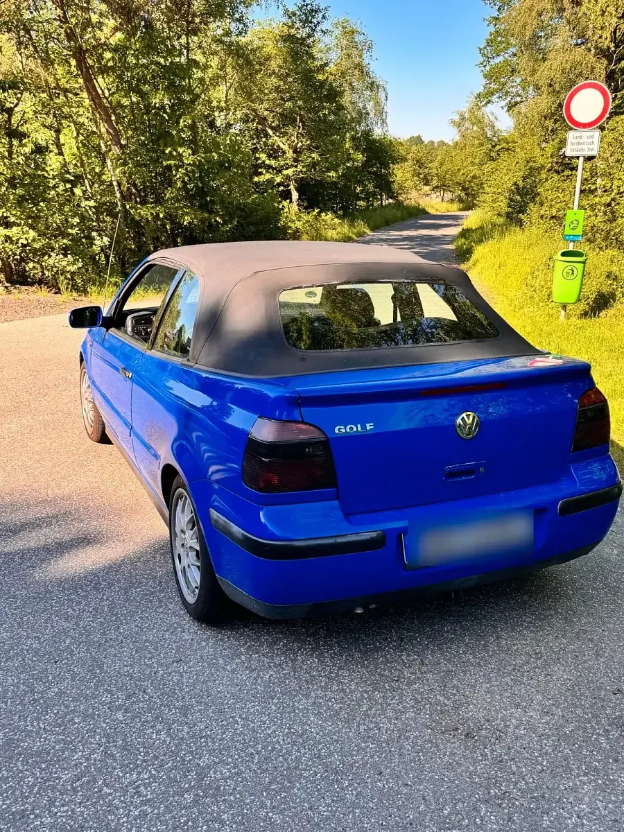 Gebraucht VW Golf 90 PS (66 kW) 2001 Blau Cabrio