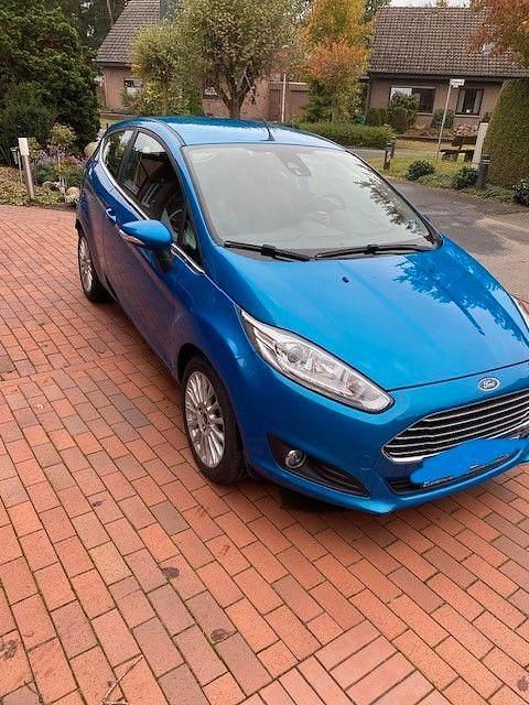 Blau Gebraucht 2013 Ford Fiesta Trend Kleinwagen | 6.000 € (Fairer Preis) - Bild 1/4