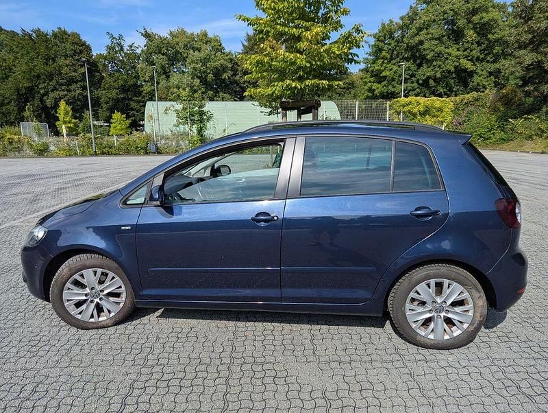 Blau Gebraucht 2013 VW Golf VII Life Limousine | 9.400 € (Guter Preis) - Bild 1/4