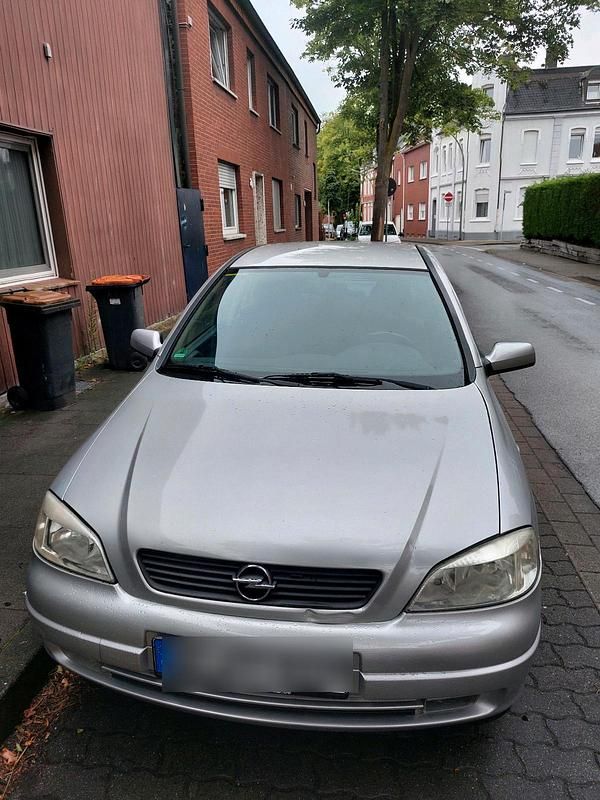 Silber Gebraucht 2001 Opel Astra Limousine | 1.750 € (Fairer Preis) - Bild 1/4