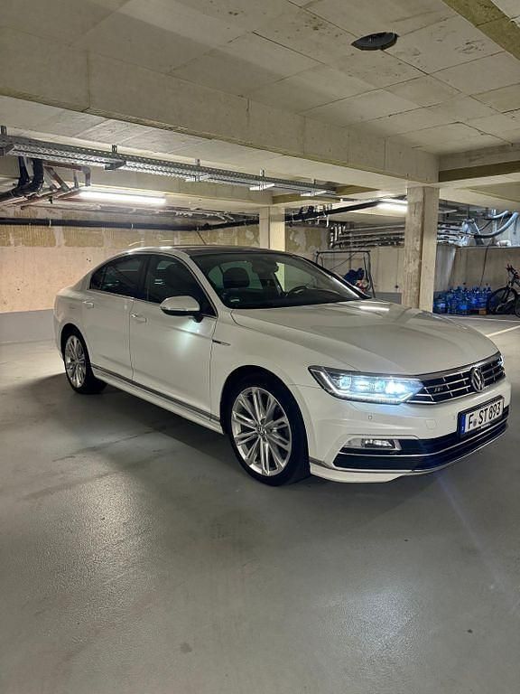 Weiß Gebraucht 2018 VW Passat Comfortline Limousine | 20.000 € (Teuer) - Bild 1/4