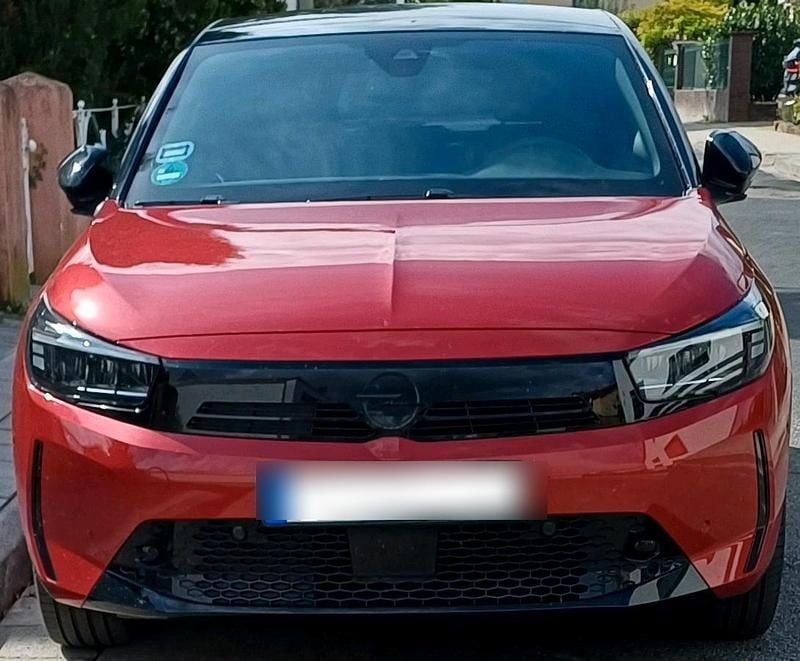 Rot Gebraucht 2024 Opel Corsa-e Kleinwagen | 25.500 € (Etwas zu teuer) - Bild 1/4