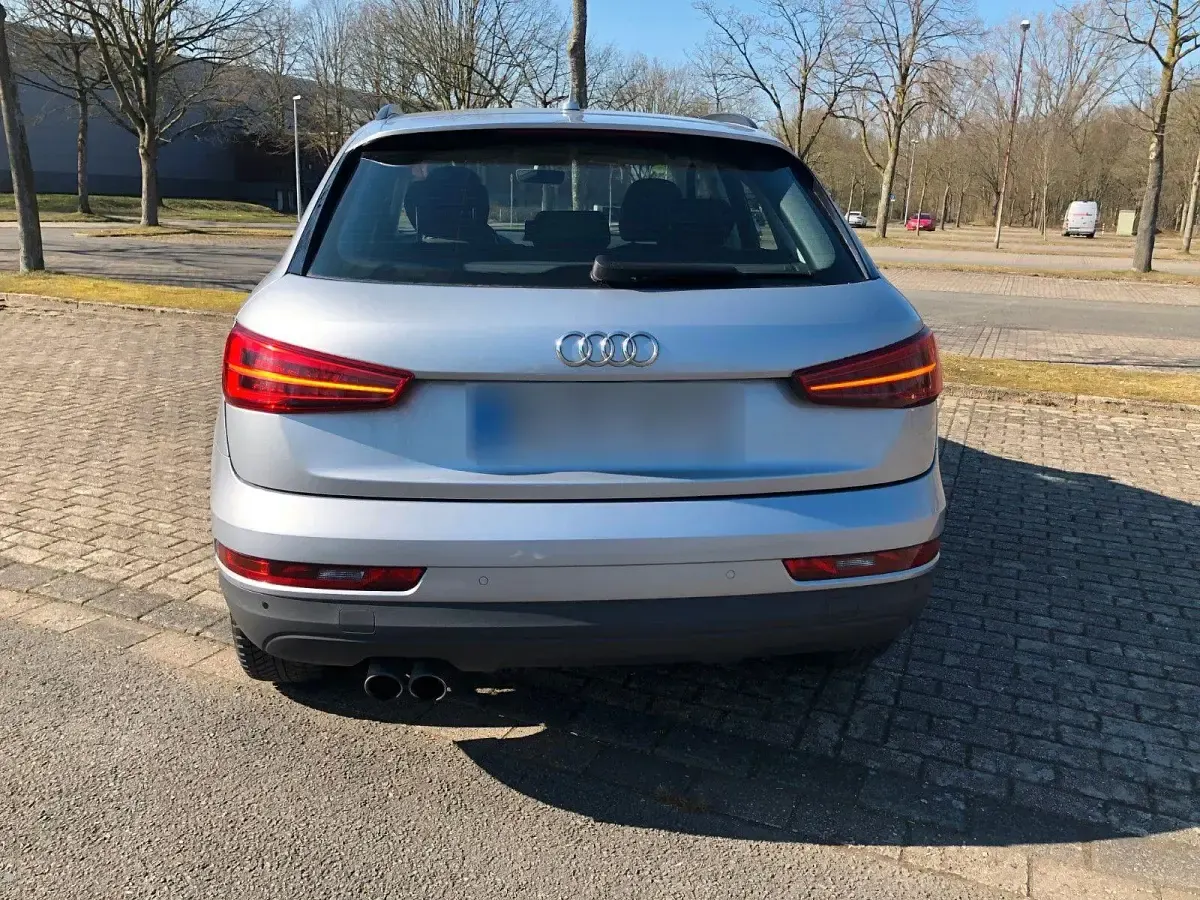 Gebraucht Audi Q3 Design 150 PS (110 kW) 2015 Silber SUV