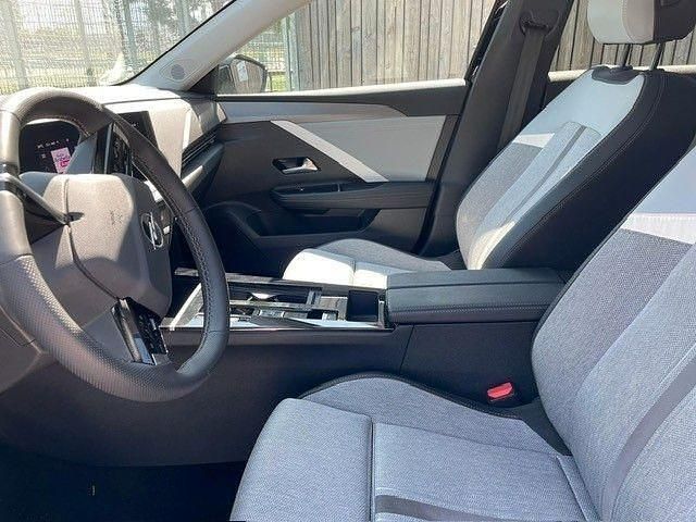 Gebraucht Opel Astra Business Elegance 131 PS (96 kW) 2024 Schwarz Limousine