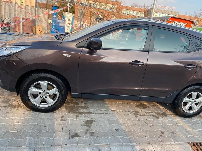 Braun Gebraucht 2010 Hyundai ix35 SUV | 9.000 € (Fairer Preis) - Bild 1/4