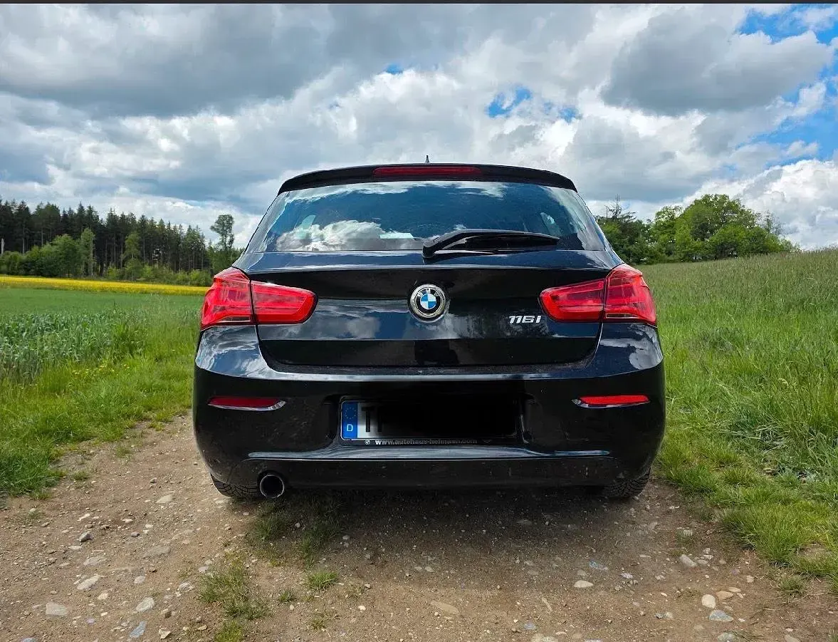 Gebraucht BMW 116 109 PS (80 kW) 2015 Schwarz Kleinwagen