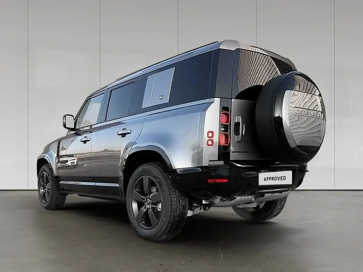 Usata Land Rover Defender SE Dynamic 252 CV (185 kW) 2024 Grigio SUV