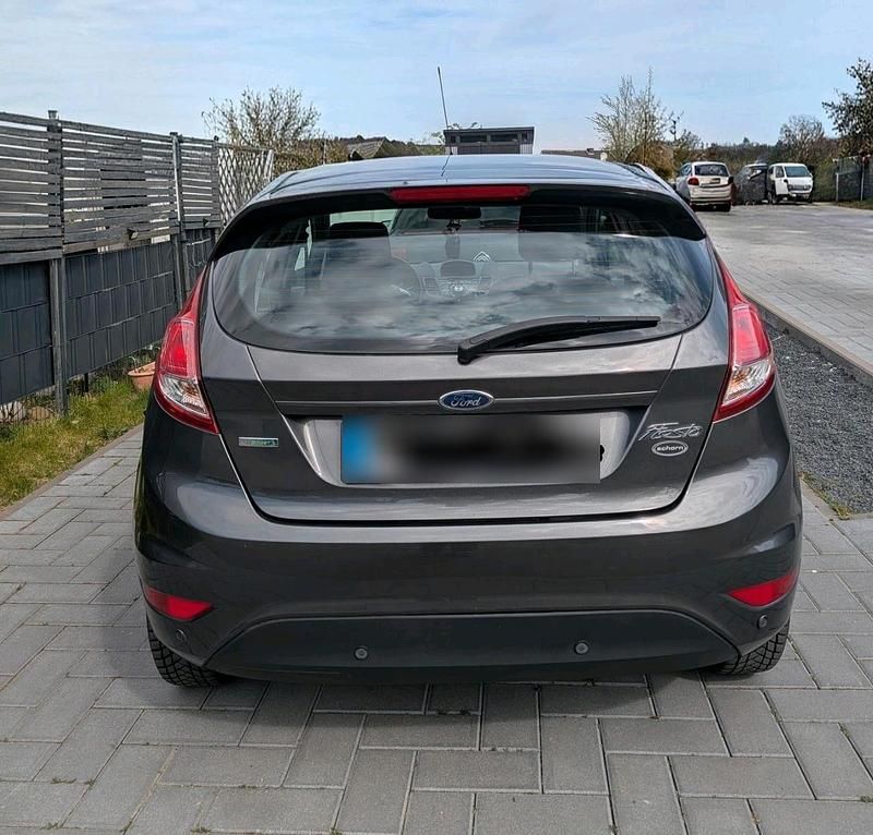 Gebraucht Ford Fiesta Titanium 101 PS (74 kW) 2017 Grau Limousine