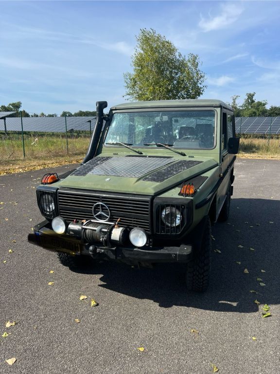 Grün Gebraucht 1988 Mercedes G300 SUV | 19.500 € - Bild 1/4