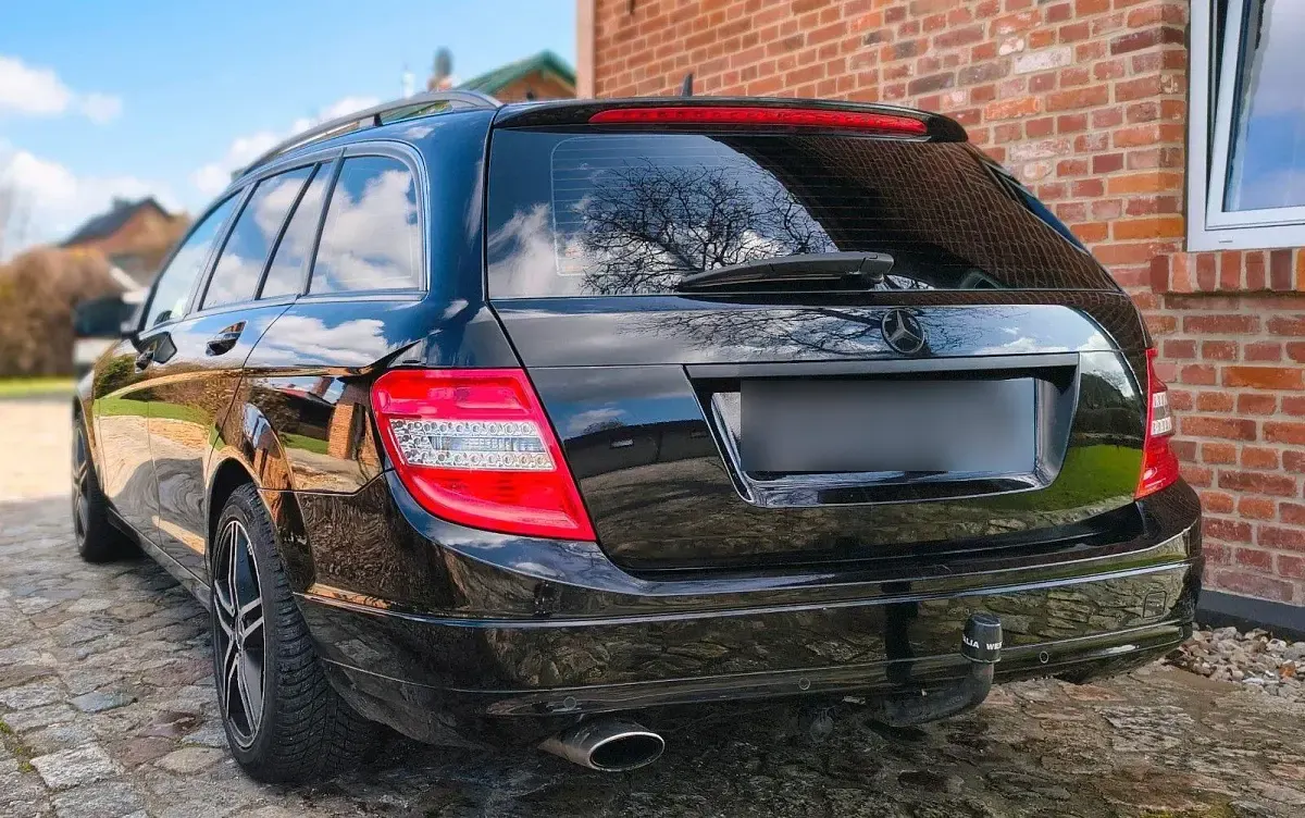 Gebraucht Mercedes 220 170 PS (125 kW) 2010 Schwarz Limousine