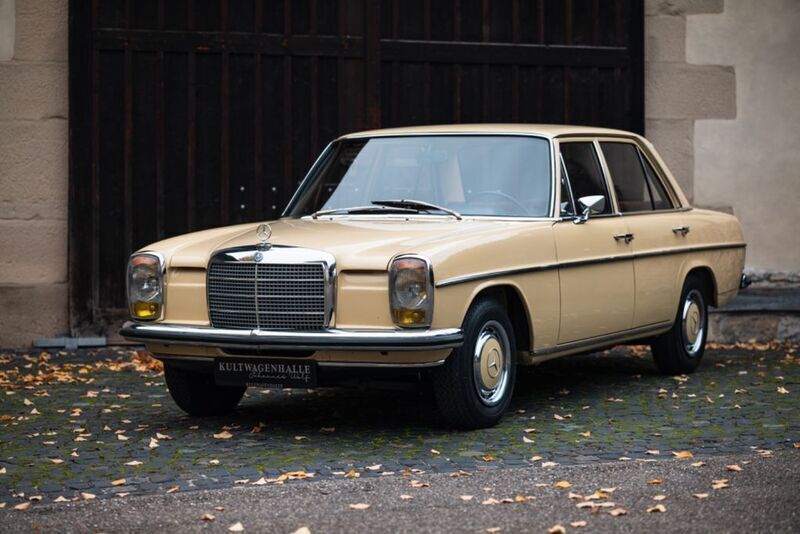 Gelb Gebraucht 1972 Mercedes W115 Limousine | 28.000 € - Bild 1/4