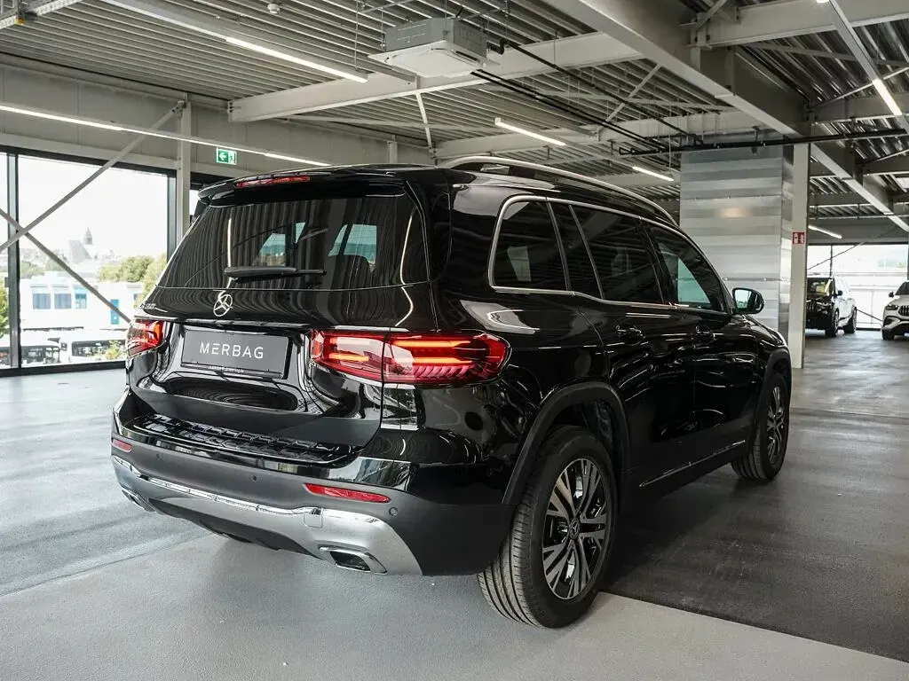 Gebraucht Mercedes GLB180 Advanced 136 PS (100 kW) 2026 Lack kosmosschwarz SUV