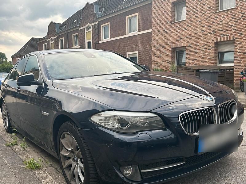 Blau Gebraucht 2010 BMW 528 Limousine | 7.490 € (Fairer Preis) - Bild 1/4