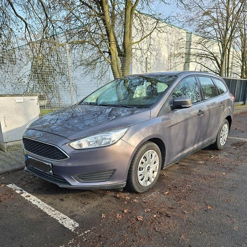 Gebraucht Ford Focus Trend 125 PS (91 kW) 2015 Braun Kombi