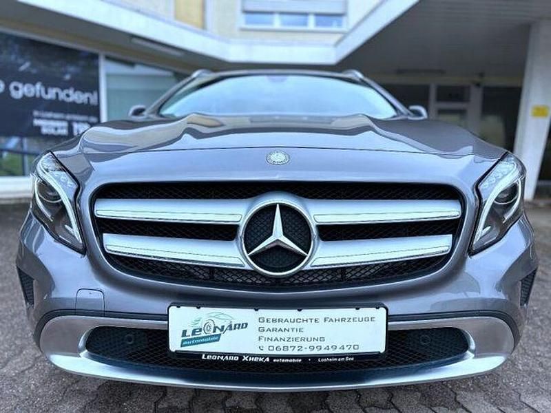 Gebraucht Mercedes GLA200 136 PS (100 kW) 2016 Grau SUV