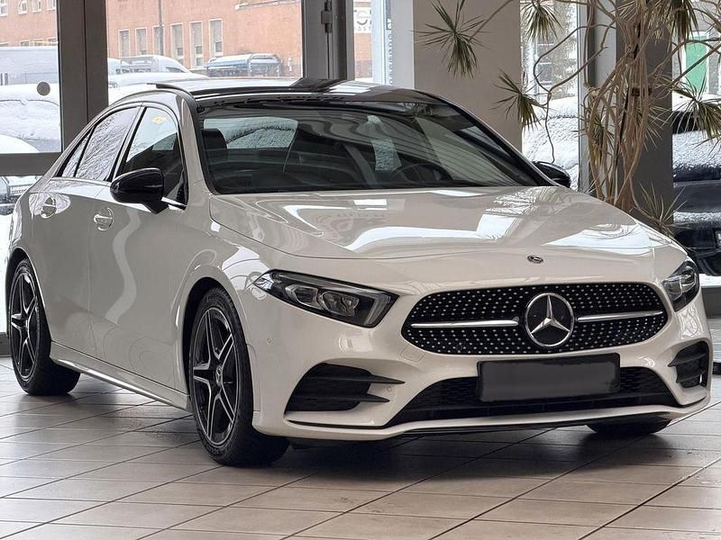Weiß Gebraucht 2019 Mercedes A220 AMG line | 26.780 € (Teuer) - Bild 1/4