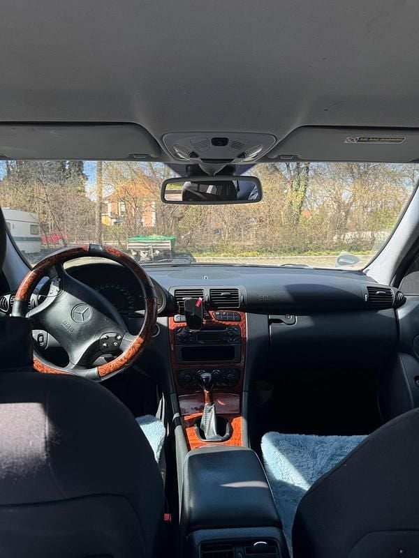 Gebraucht Mercedes C180 129 PS (94 kW) 2001 Silber Limousine