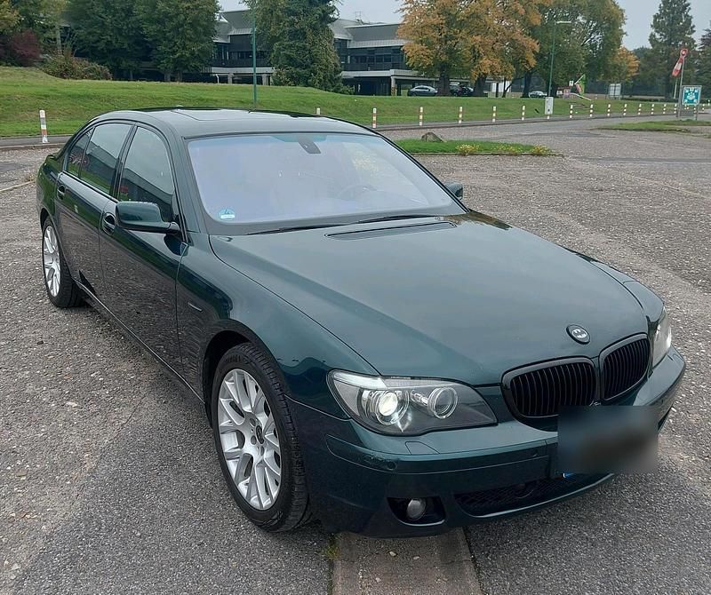 Grün Gebraucht 2006 BMW 750L Sport Line Limousine | 7.999 € - Bild 1/4