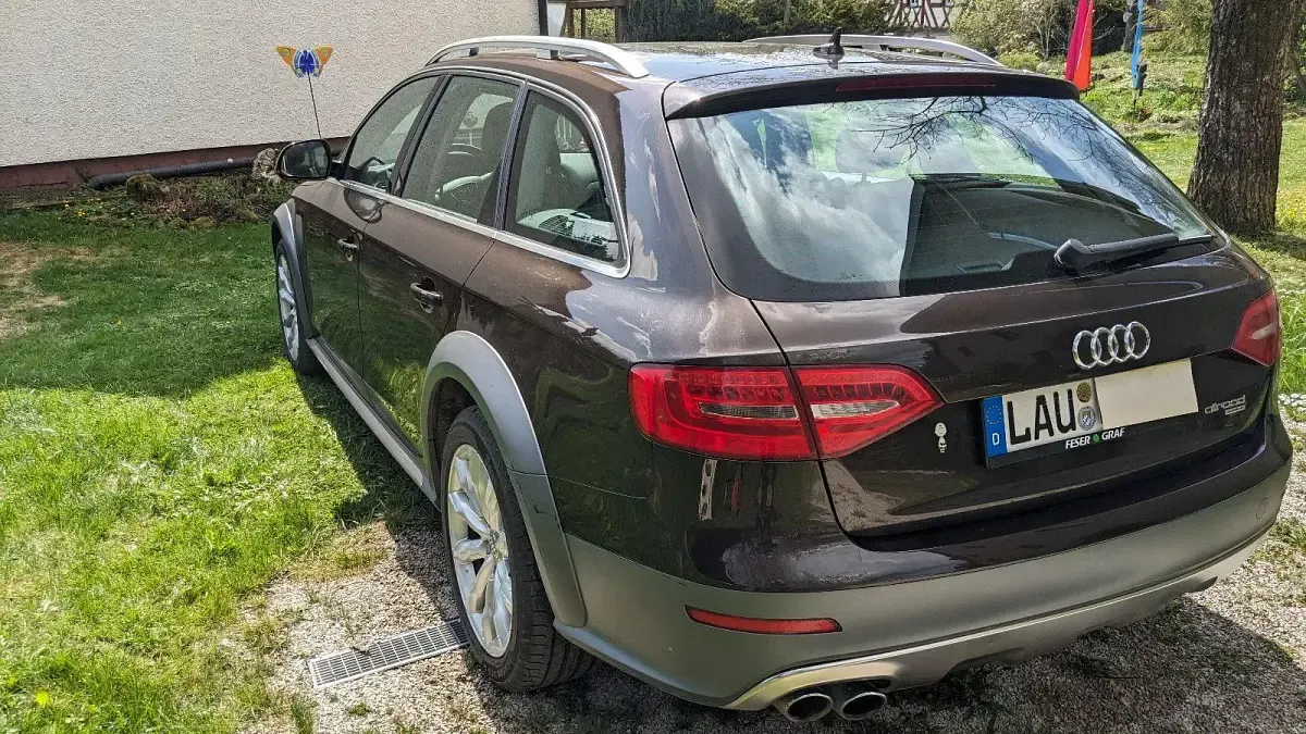 Używany Audi A4 Allroad 177 KM (130 kW) 2012 Brązowy Kombi