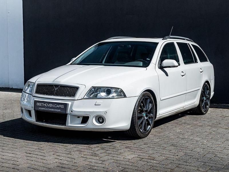 Weiß Gebraucht 2007 Skoda Octavia RS Kombi | 3.999 € (Fairer Preis) - Bild 1/4
