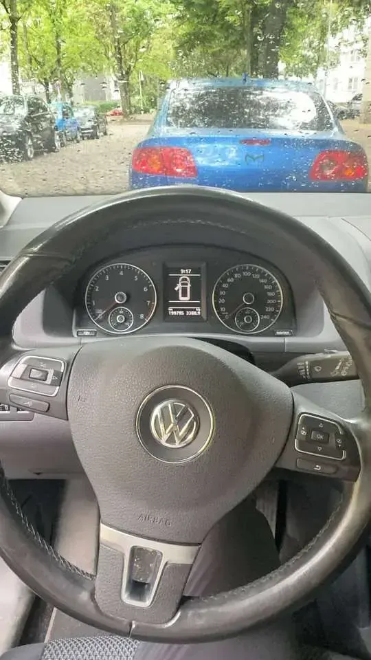 Gebraucht VW Touran Cross 140 PS (102 kW) 2012 Blau Van / Kleinbus