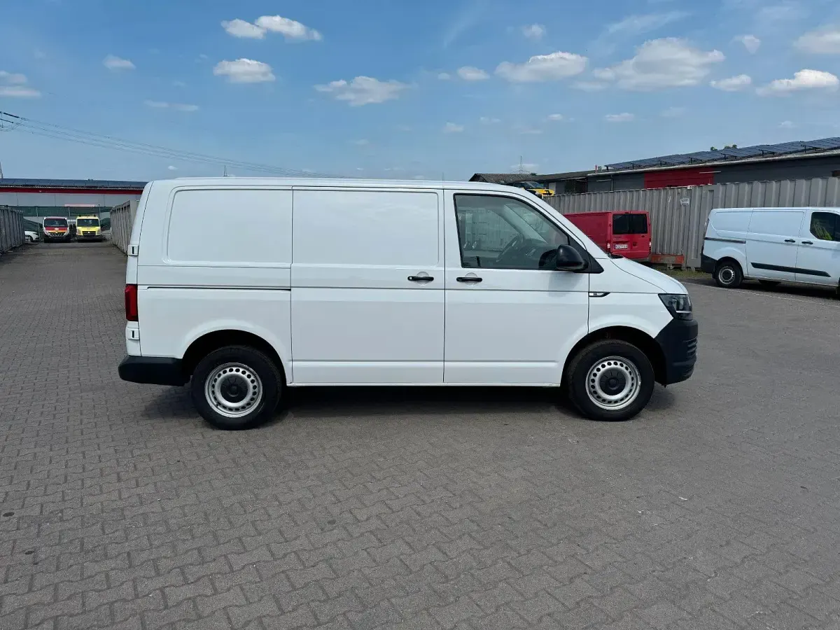 Second-hand VW Transporter 150 CP (110 kW) 2018 Alb Van