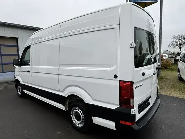 Second-hand VW Crafter 140 CP (102 kW) 2020 Alb Van