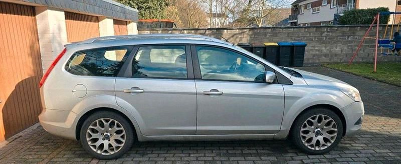 Gebraucht Ford Focus Sport 116 PS (85 kW) 2009 Silber Kombi
