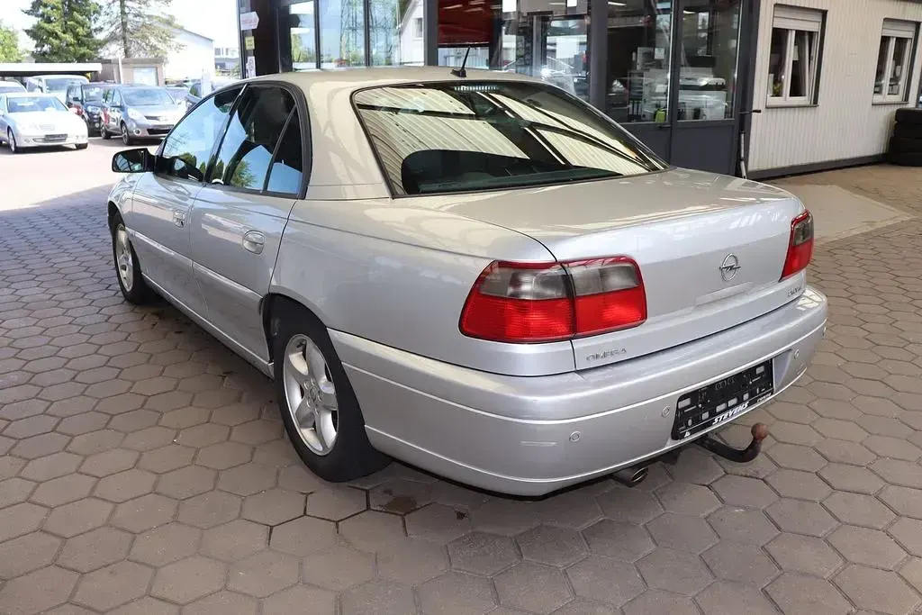 Gebraucht Opel Omega Executive 179 PS (131 kW) 2003 Silber Limousine