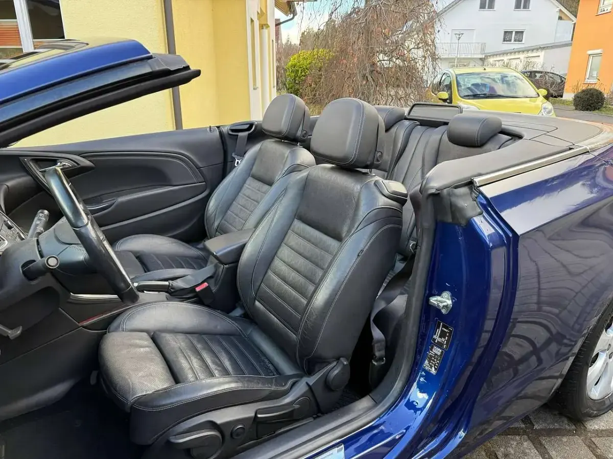 Gebraucht Opel Cascada Edition 165 PS (121 kW) 2014 Blau Cabrio