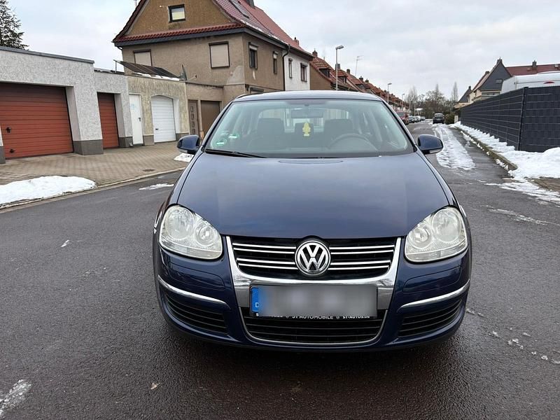 Gebraucht VW Jetta 102 PS (75 kW) 2006 Blau Limousine