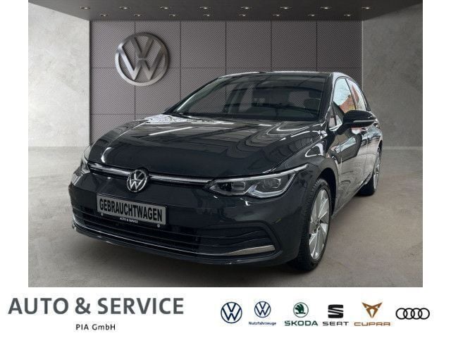 Grau Gebraucht 2022 VW Golf VIII Style Kleinwagen | 20.490 € (Guter Preis) - Bild 1/4