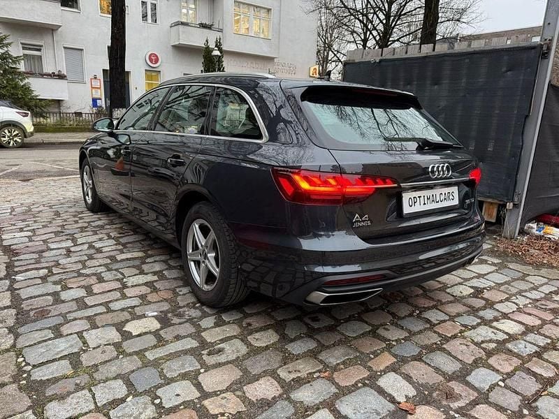 Gebraucht Audi A4 Business 163 PS (119 kW) 2020 Grau Kombi