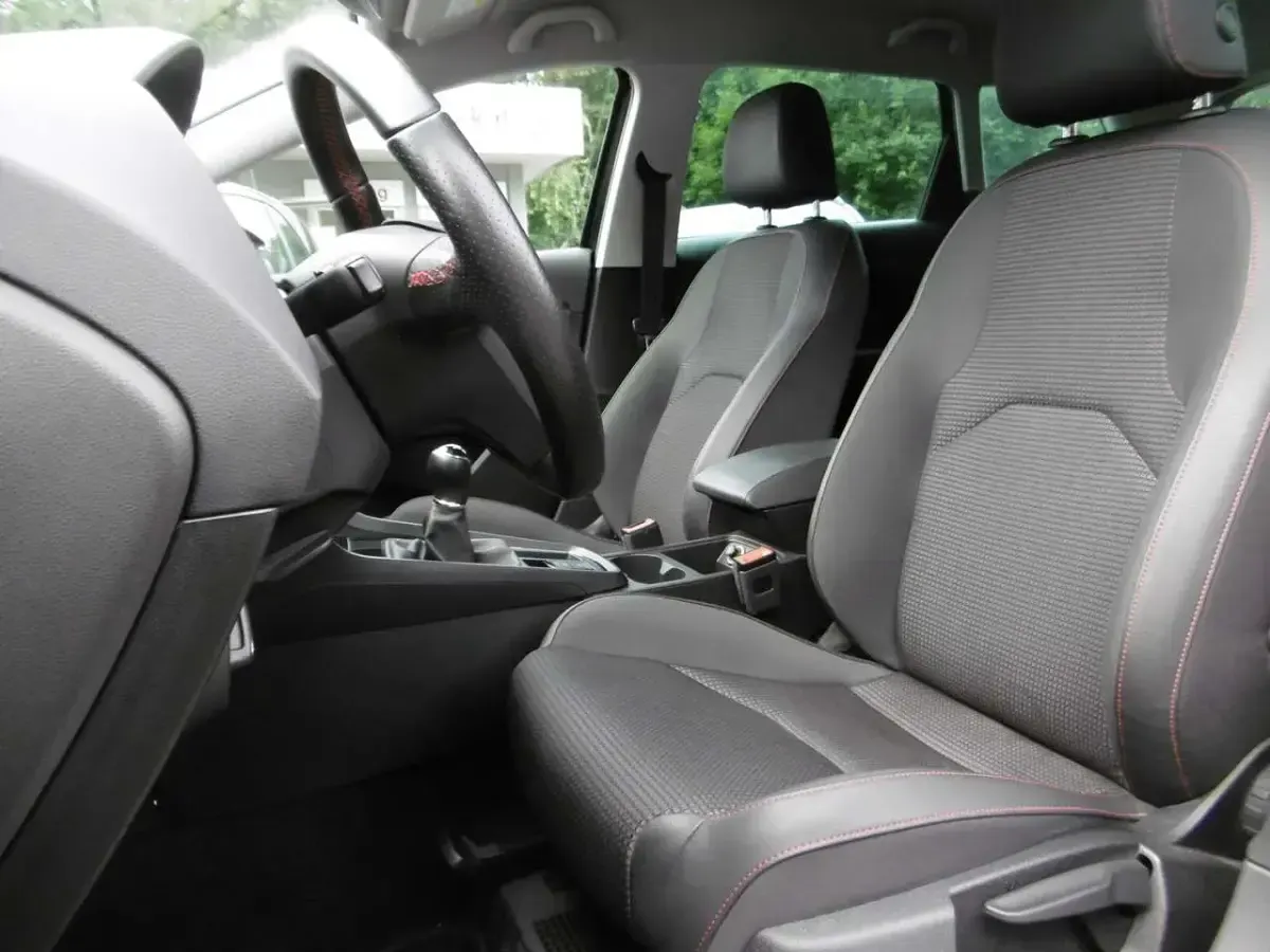 Gebraucht Seat Leon ST Beats 131 PS (96 kW) 2019 Mitternachtsschwarz Kombi