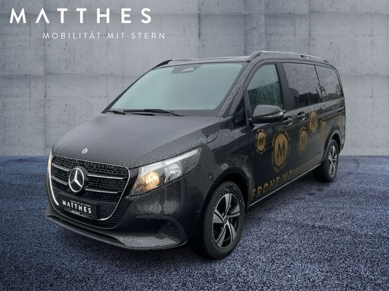 Lackfarbe graphitgrau metallic Gebraucht 2024 Mercedes V250 Van / Kleinbus | 61.989 € (Fairer Preis) - Bild 1/4