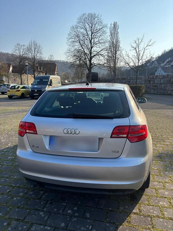 Gebraucht Audi A3 105 PS (77 kW) 2011 Silber Kleinwagen