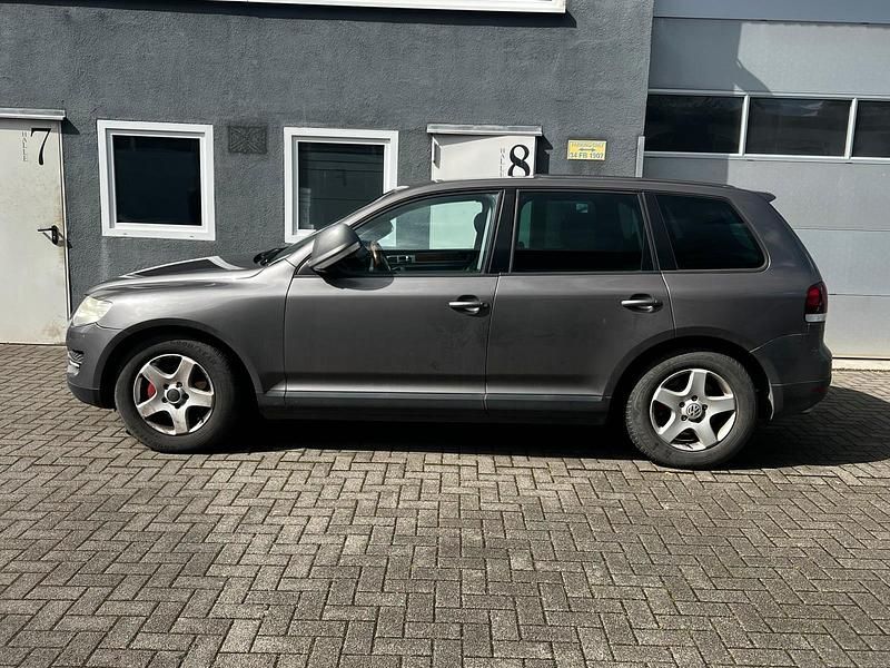 Gebraucht VW Touareg 224 PS (164 kW) 2007 Grau SUV