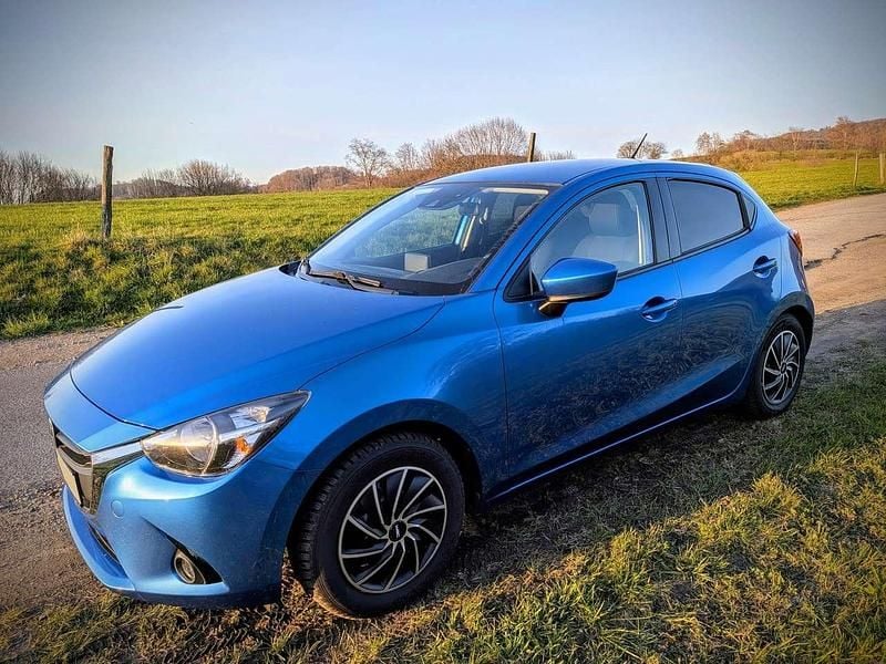 Gebraucht Mazda 2 Nakama 90 PS (66 kW) 2016 Blau Limousine
