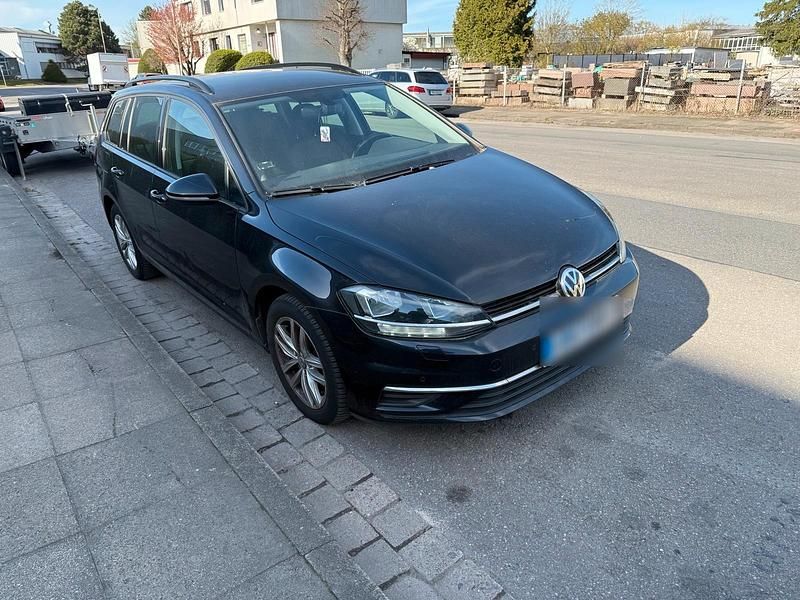 Gebraucht VW Golf VII 115 PS (84 kW) 2018 Schwarz Kombi