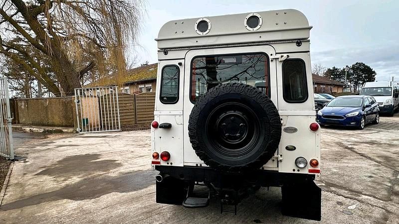 Gebraucht Land Rover Defender 122 PS (89 kW) 2005 Weiß SUV