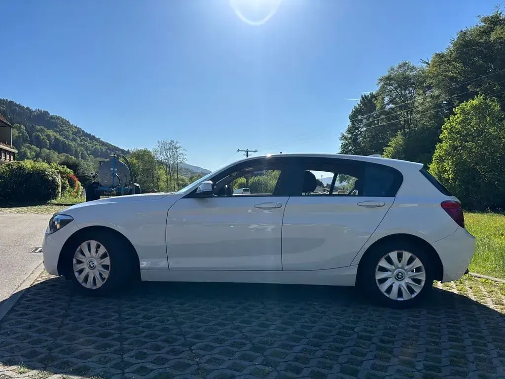 Gebraucht BMW 114 Sport Line 102 PS (75 kW) 2012 Weiß Kleinwagen