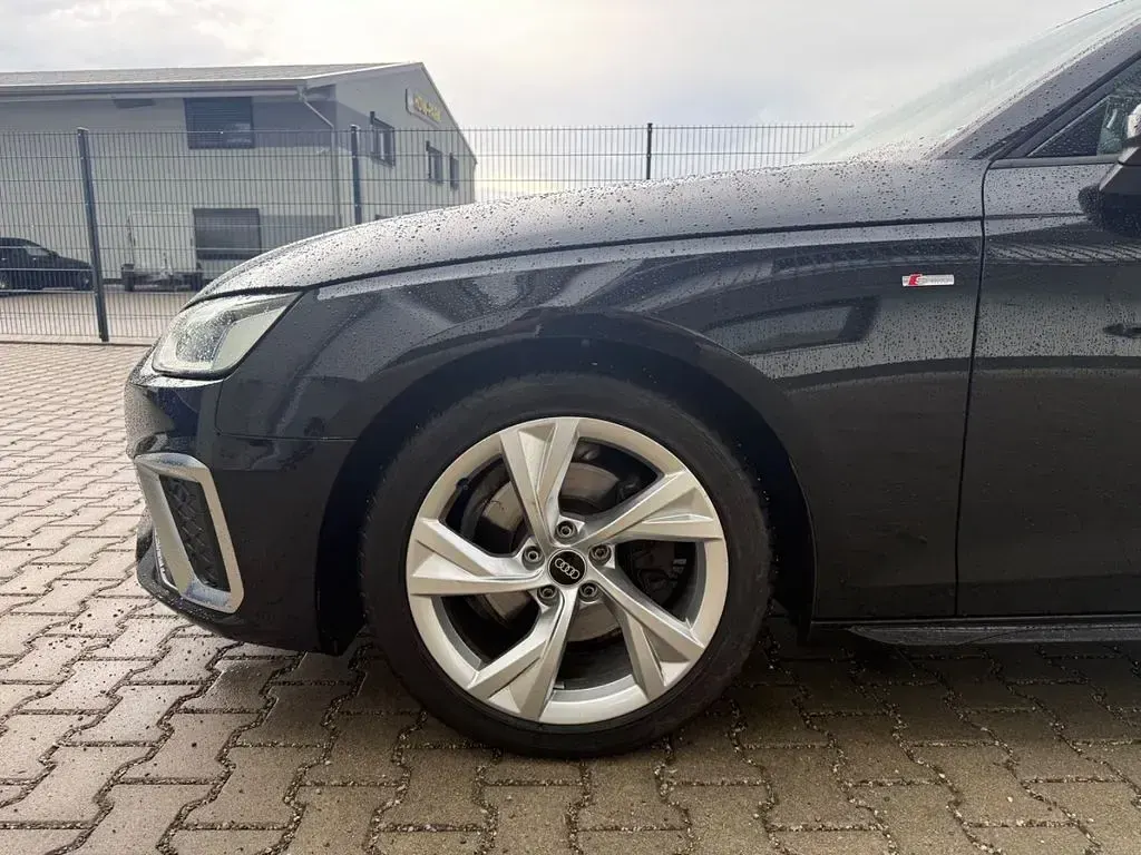 Second-hand Audi A4 S-Line 163 CP (119 kW) 2021 Negru Break