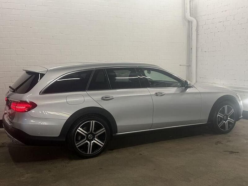 Second-hand Mercedes E400 340 CP (250 kW) 2019 Argintiu Break