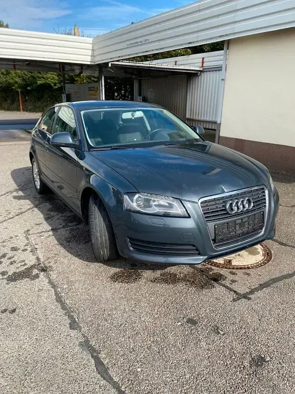 Second-hand Audi A3 Ambiente 102 CP (75 kW) 2010 Gri Hatchback