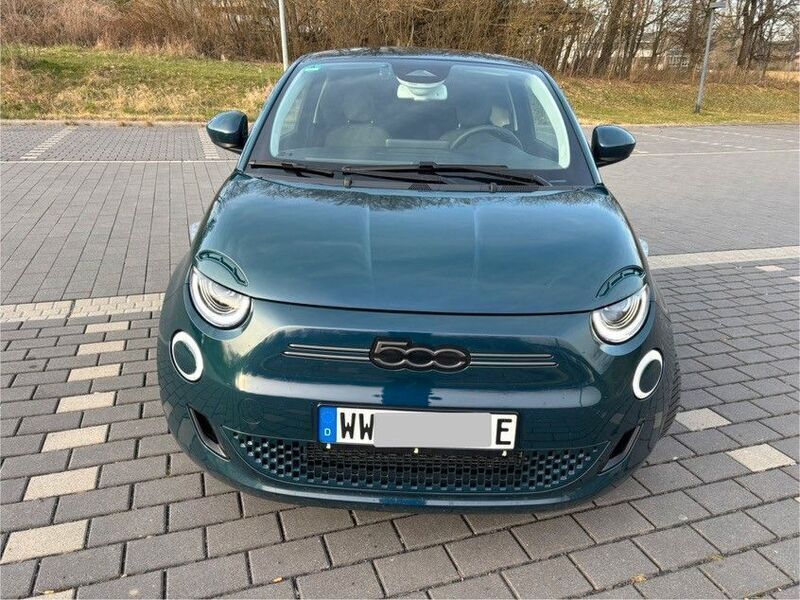 Grün Gebraucht 2022 Fiat 500e Icon Kleinwagen | 15.900 € (Superpreis) - Bild 1/4