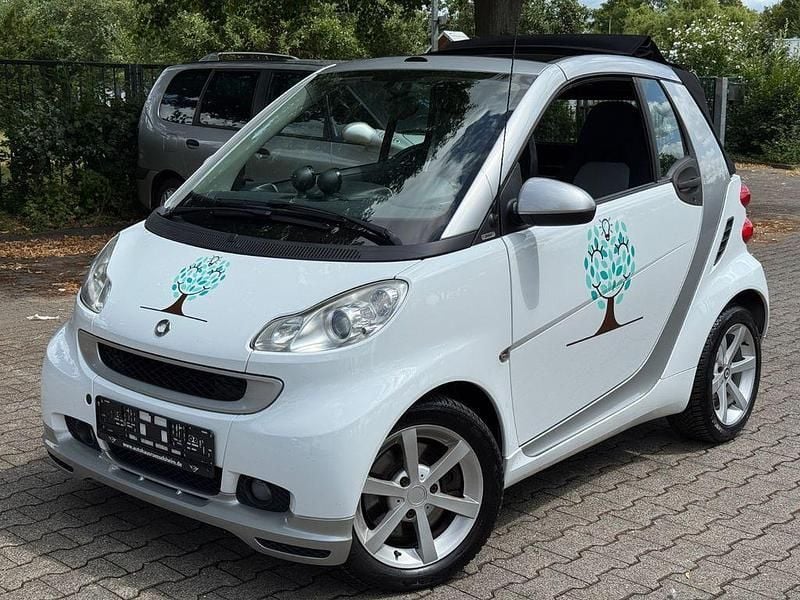 Weiß Gebraucht 2009 Smart ForTwo Cabrio Basis Cabrio | 5.998 € (Fairer Preis) - Bild 1/4